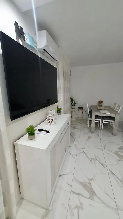 Cruchy Centro Apartment Cordoba Spain